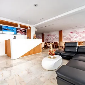 Family Apartahotel